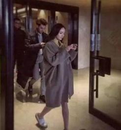 娱乐吃瓜君王源片场打球,篮球场上尽显运动风采  第2张